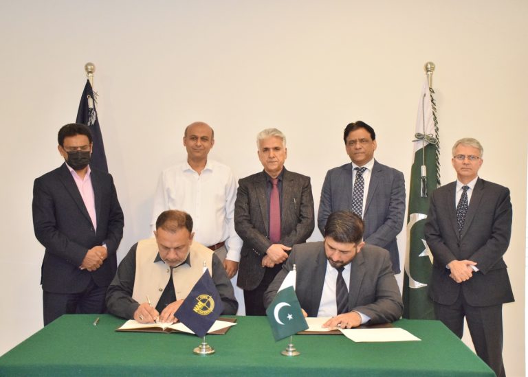 Signing of MoU between NAB and Shaheen Chemist on 26-03-25