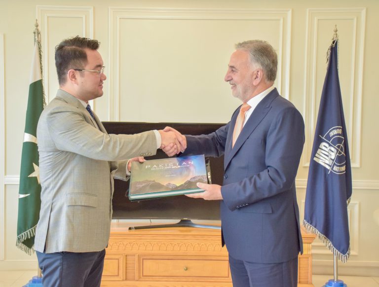 Meeting of Chairman NAB Gen (r) Nazir Ahmed with Mr. Jiang Chao, Bureau Chief of Xinhua News Agency on 5th November 2025.